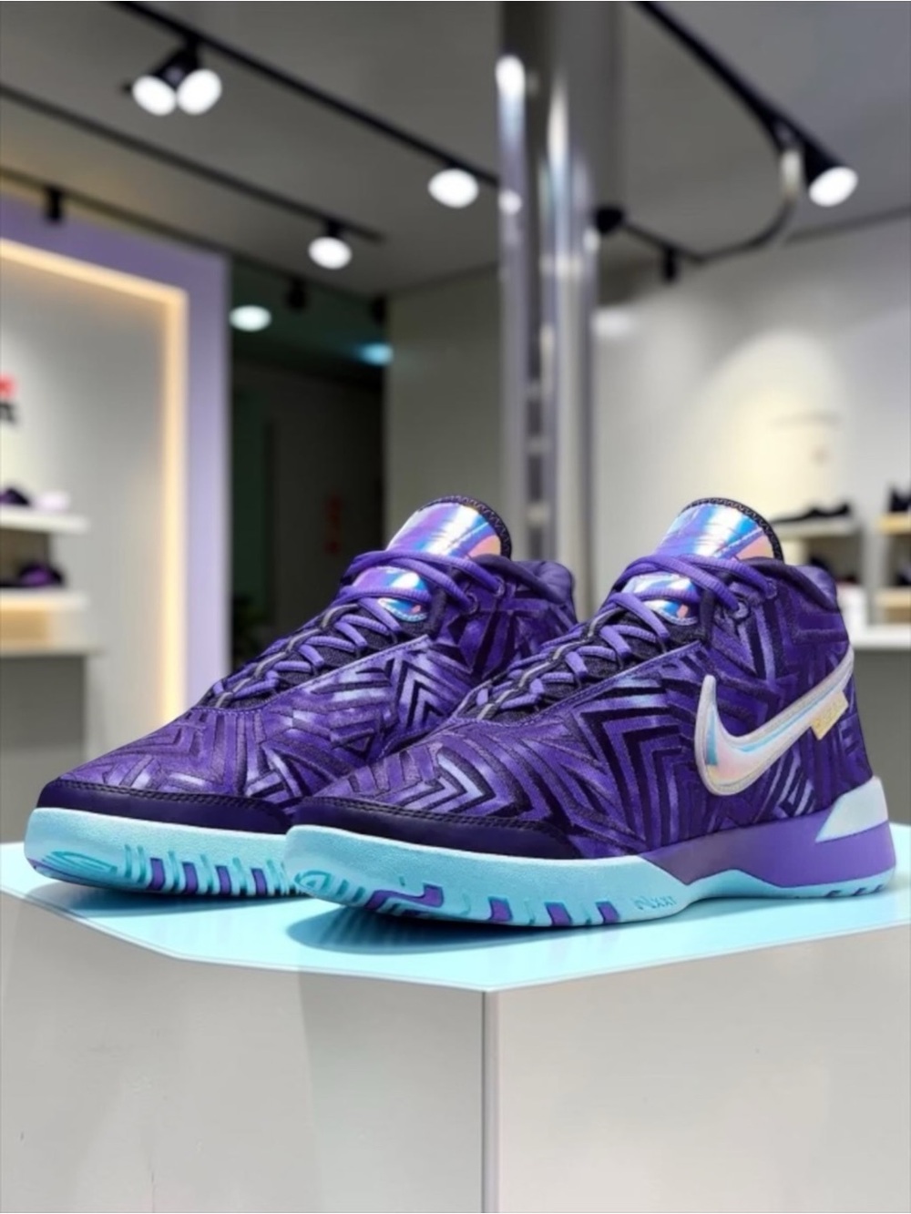 Nike Zoom LeBron NXXT Genisus QS Monopoly Size 10 men (US), New with Box